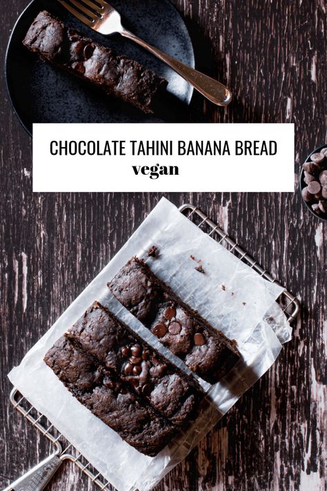 Tahini Banana Bread, Dessert Banana, Banana Bread Vegan, Vegan Chocolate Chips, Chocolate Tahini, Vegan Chocolate Recipes, Best Vegan Desserts, Baking Cookbooks, Vegan Chili