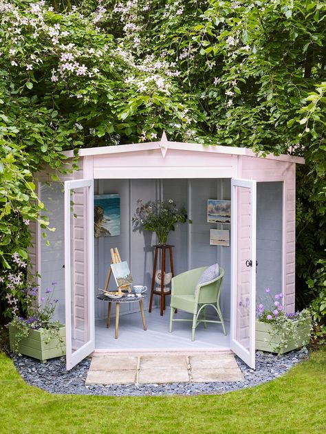 Colourful ideas for painting a summerhouse Garden Summer House, Backyard Art Studio, Summerhouse Ideas, Small Summer House, Summer House Ideas, Shed Art, Summer House Interiors, Backyard Art, Shed Studio