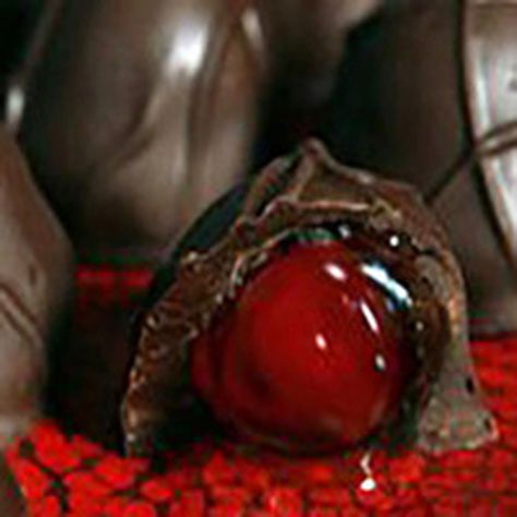 Cherry Chocolate Recipes, Cherry Fondant, Chocolate Covered Cherries Recipe, Chocolate Cherry Cookies, Chocolate Covered Cherry, Cordial Recipe, Cherry Cordial, Chocolate Candy Recipes, Candy Truffles