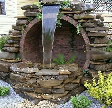 Water Fountain Design, Kolam Koi, Walkway Landscaping, Garden Pond Design, Garden Water Fountains, Diy Garden Fountains, Garden Waterfall, Backyard Water Feature, Waterfalls Backyard