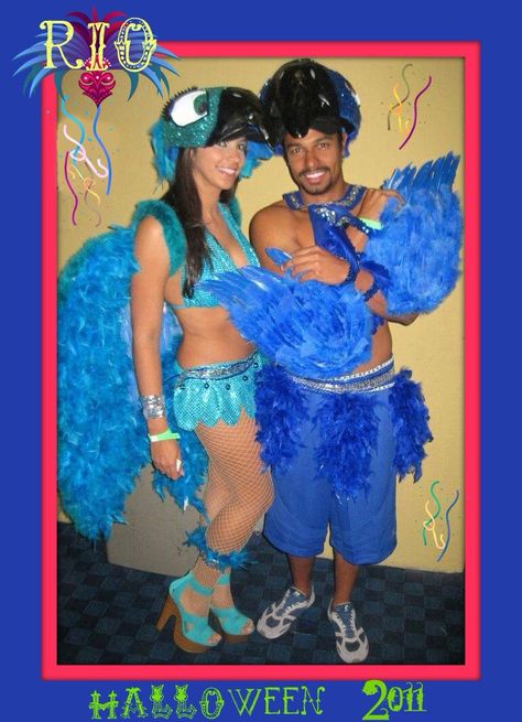 DIY Halloween costumes Blue and Jewel carnalval from the movie RIO Blue And Jewel Rio Costume, Rio Costume Couple, Rio Costume Women, Rio Halloween Costume, Blue Carnival Costume, Rio Costume, Halloween Costumes Blue, Rio Carnival Costumes, Rio Movie