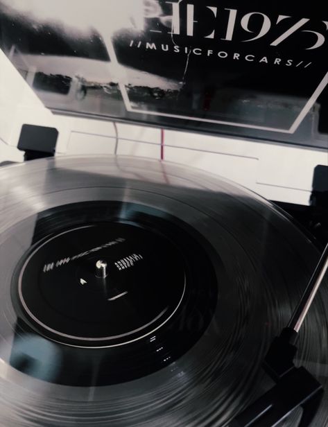 #the1975 #vinyl Vinyl Cd, The 1975, I Survived, Record Player, My Aesthetic, Cd, Vinyl, Cars, Music