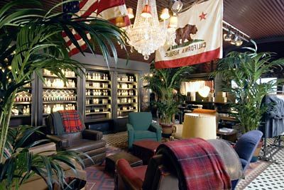 hollister store interior Hollister Store, Hollister Style, Apartment Loft, Retail Inspiration, Restaurant Concept, Island Decor, Store Interior, Grand Hotel, House Layouts