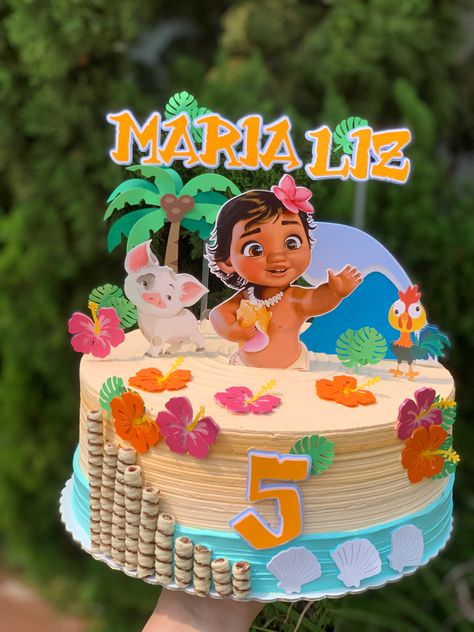 Moana Pool Birthday Party, Baby Moana Birthday Cake, Moana Cake Ideas, Moana Birthday Cake Ideas, Baby Moana Cake, Moana Birthday Party Cake, Moana Birthday Decorations, Moana Party Decorations, Birthday Party Paper Decorations