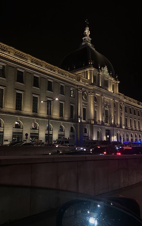 Lyon France Aesthetic, France At Night, Lacoste Tn, Night Traffic, Aesthetic Lights, Night Paris, Faux Snap, Rouen France, France Aesthetic