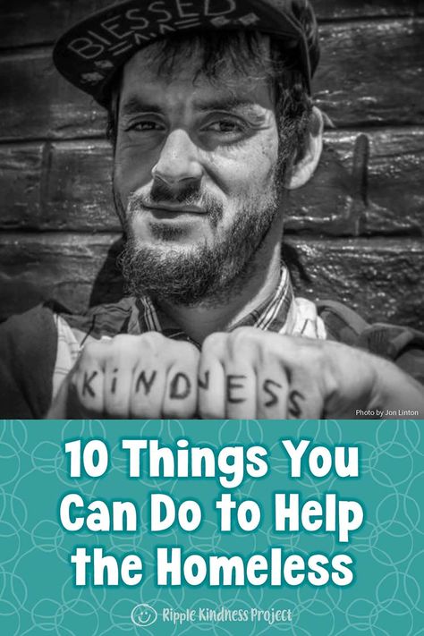 If you're looking for ways to help those less fortunate, then these tips for helping the homeless may be just what you need. Find out what to put in a blessing bag and how best to show kindness. #homeless #homelessness #veterans #poverty #shelters #giveback #volunteer #blessingbag #kindness Blanket Drive For Homeless, Homeless Tips, Homelessness Awareness, Homeless Bags, Homeless Care Package, Kindness Ideas, Show Kindness, Kindness Projects, Kindness And Compassion