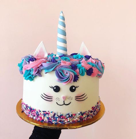 Kelsey Elizabeth on Instagram: “💜💕😻💙🌸How precious is this unicorn kitty cake Sammi made at Avon Lake?! I don’t even like cats (allergic!)😬🙅🏼‍♀️ but I want this cake! 😍” Unicorn Cat Cake Birthday, Cat Unicorn Party, Unicorn Cat Birthday Party, Kitty Corn Cake, Caticorn Birthday Cake, Unicorn Cat Cake, Cat Unicorn Cake, Caticorn Cake, Cora Pearl