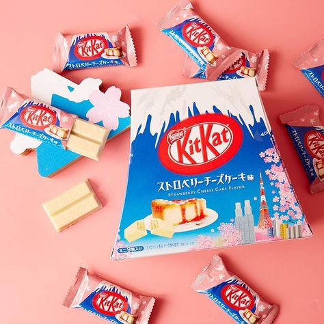 JapanHaul (@japanhaulofficial) posted on Instagram: “🗻 I see Mt. Fuji! Oh wait... it's a box of Strawberry Cheesecake KitKats! 🤩  Enjoy one of the most popular flavors of Japanese KitKat,…” • Apr 23, 2020 at 9:00pm UTC Kitkat Cheesecake, Japanese Kit Kat Flavors, Japanese Kitkat, Kit Kat Flavors, Japanese Kit Kat, Japan Snacks, Japanese Candy Snacks, Pr Package, Candy Snacks