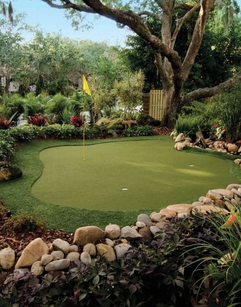 15 Amazing Backyard Putting Green Ideas to Elevate Your Golf Game 33 Backyard Golf Ideas, Backyard Golf, Green Backyard, Green Mat, Golf Green, Green Diy, Golf Art, Garden Stepping Stones, Green Ideas