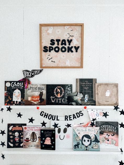 Kids Room Bookshelf Ideas, Book Shelves Kids, Halloween Bookshelf Decor, Room Bookshelf Ideas, Halloween Bookshelf, Holiday Bookshelves, Baby Valentines Gifts, Kids Room Bookshelves, Baby Valentines