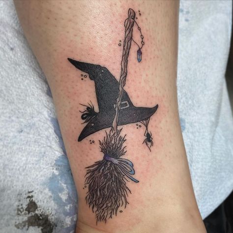 Friday Tattoo, Wicca Tattoo, Hat Tattoo, Friday The 13th Tattoo, Happy Friday The 13th, 13 Tattoos, Witch Tattoo, Fantasy Tattoos, Spooky Tattoos