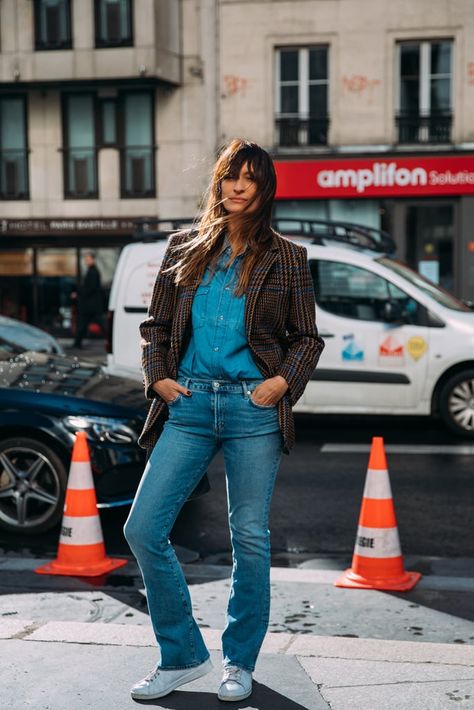 PFW Day 2 Caroline Maigret, 2020 Street Style, Moda Paris, Plunge Dress, Celebrity Street Style, Cool Street Fashion, Fashion Week Street Style, Model Fits, Mom Outfits