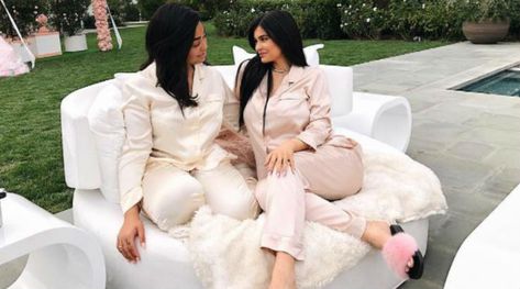 Kylie Jenner Baby Shower, Jordyn Woods Kylie Jenner, Kylie And Jordyn, Friends Photo Ideas, Kily Jenner, Life Of Kylie, Kylie Jenner Baby, Estilo Kardashian, Shower Photography