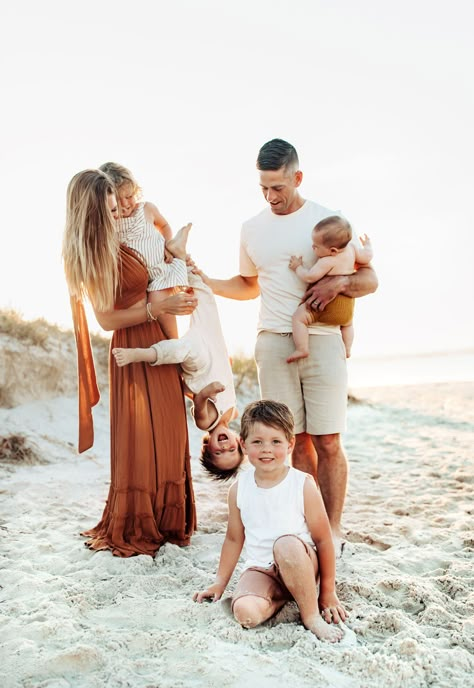 On The Beach Photoshoot, Skateboard Photoshoot, Christmas Card Outfits, Family Beach Pictures Outfits, Family Beach Pics, Surf City North Carolina, Family Beach Photo Ideas, Beach Family Photoshoot, Family Pose Ideas