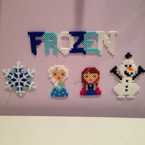 Disney Frozen perler bead Christmas ornament set ( Includes Elsa, Anna, Olaf, a Frozen logo, and a beautiful icy snowflake) by katie822 Frozen Perler Bead Patterns, Elsa Perler Bead Pattern, Olaf Perler Bead Pattern, Frozen Perler Beads, Perler Bead Christmas, Melt Beads, Elsa Anna Olaf, Beads Patterns, Art Perle