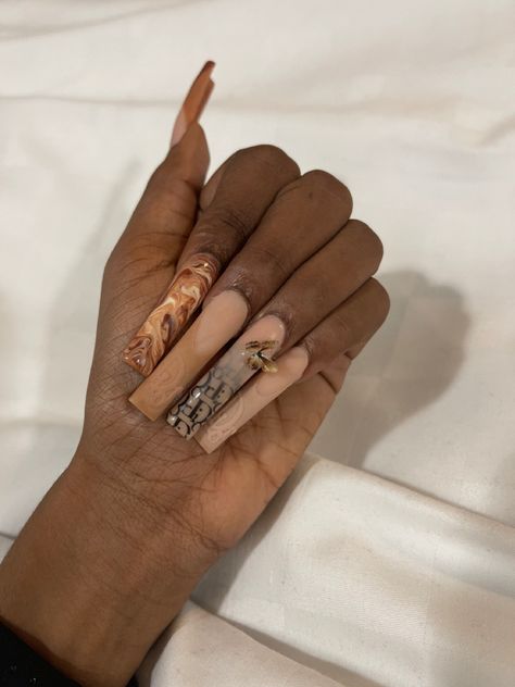 Neutral French Tip, Nail Art Birthday, Brown Nude Nails, Long Nails Black, Dior Nails, Aesthetic Neutral, Butterfly Nail Art, Marble Nail Art, Nail Sets