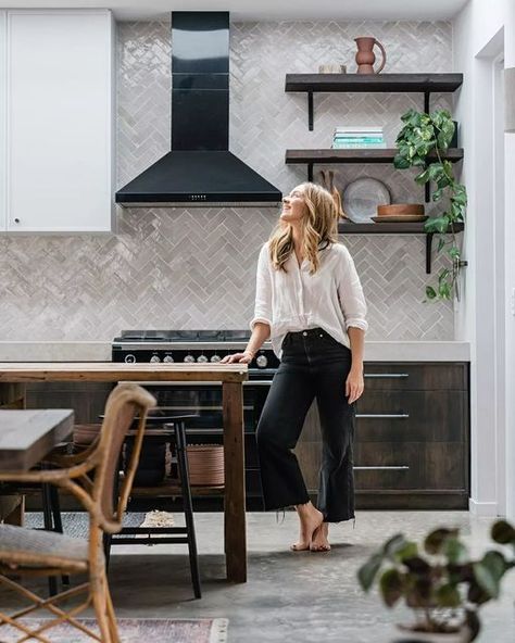 Homely Decor, Bryon Bay, Hunting For George, Byron Beach, Beach House Tour, House Tour, South Wales, New South Wales, Kitchen Dining Room