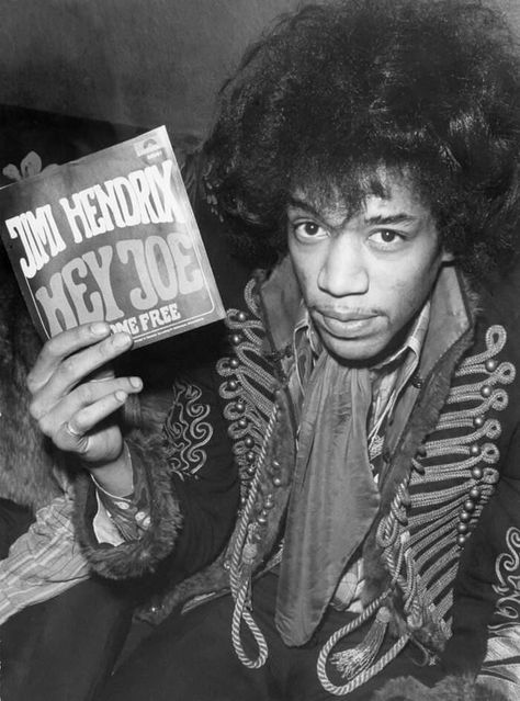 Jimi Hendrix Guitar, Voodoo Child, Jimmy Hendrix, Hey Joe, Jimi Hendrix Experience, Vintage Pics, Allman Brothers, Yeah Yeah, Guitar Players