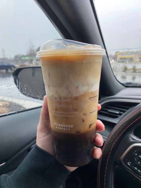 Starbucks Asthetic, Iced Brown Sugar Shaken Espresso, Iced Shaken Espresso, Vanilla Cold Foam, Brown Sugar Shaken Espresso, Espresso Aesthetic, Shaken Espresso, Cold Starbucks Drinks, Starbucks Orders