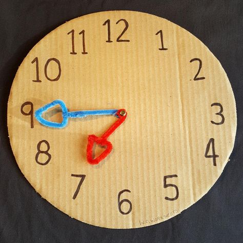 Make a clock out of frozen pizza cardboard. Cardboard Clock, Roman Counting, Homemade Clocks, Paper Clock, Make A Clock, Math Writing, Reading Lesson Plans, Reading Projects, Class Activities