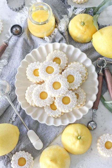 Lemon Curd Linzer Cookies - Baking with Blondie Baking With Blondie, Sandwich Cookies Filling, Linzer Cookies Recipe, Plain Cookies, Linzer Cookies, Cookies Baking, Cookie Party, Perfect Cookie, Cut Out Cookies