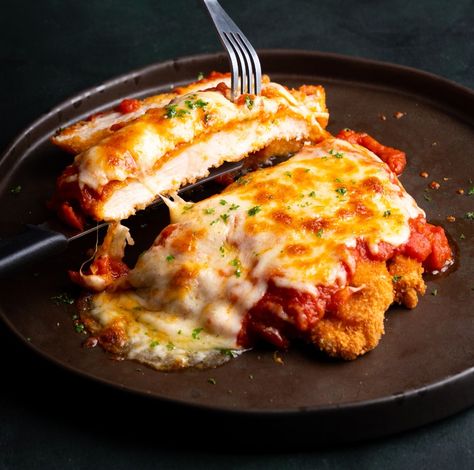 Chicken Parmagania, Parmigiana Chicken, Meat Sauce Recipe, Marion Grasby, Marion's Kitchen, Food Pic, Chicken Parmigiana, Sauce Chicken, Chicken Meat