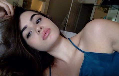 Barbie Ferreira Tumblr Era, Barbie Ferreira 2014, 10s Aesthetic, Barbara Ferreira, Tumblr Era, Barbie Tumblr, Barbie Ferreira, Interesting Faces, Rich Girl