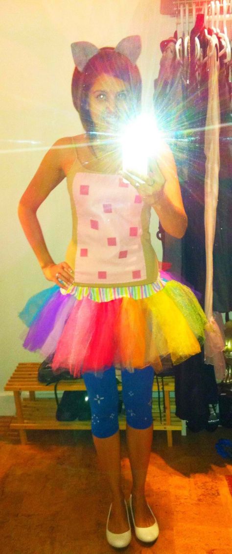 Nyan cat costume Cute concept anyway I have no idea how nyan is Scene Halloween Costume, Nyan Cat Costume, Cat Outfit Halloween, Cat Outfit, Cat Cosplay, Cat Halloween Costume, Nyan Cat, Costume Inspo, Cat Costume