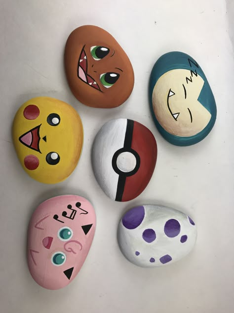 Pokemon Ideas Diy, Rock Painting Pokemon, Easy Stone Painting Ideas Cute, Kid Rock Painting Ideas, Painting Pebbles Ideas, Rock Painting Ideas Pokemon, Pokemon Rocks Painting, Anime Rock Painting Ideas, Easy Pokemon Crafts