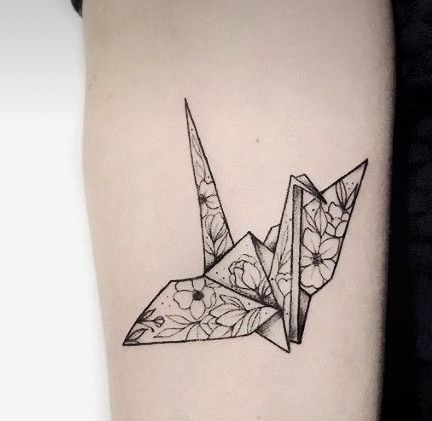 Origami Crane Tattoo, Paper Crane Tattoo, Swan Tattoo, Origami Tattoo, Crane Tattoo, Fan Tattoo, Awesome Tattoo, Japanese Origami, Парные Тату