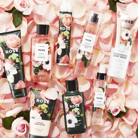 Bath & Body Works - Rose 🌹 Rose Bath And Body Works, Bath And Body Works Rose, Bath And Body Works Packaging, Bath And Body Works Aesthetic, Candle Reuse, Rose Lotion, Bath & Body Works, Rose Bath, Bath Body Works