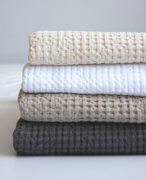 Neutral Towels, Store Bedding, Green Bath Towels, Egyptian Cotton Towels, Turkish Tiles, Decorating Bathroom, Luxury Duvet Covers, Green Towels, Bath Towels Luxury