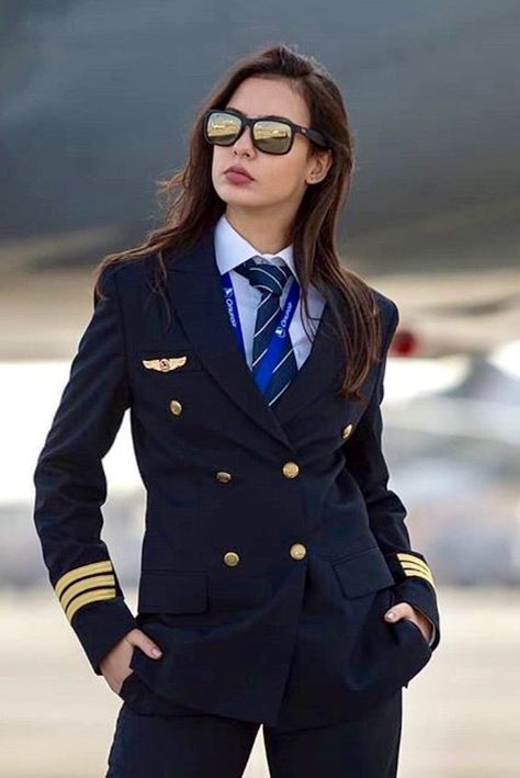 Aviation Outfit Women, Pilot Girl, Women Pilot, Pilot Career, Flight Girls, Pilot Uniform, Pilots Aviation, Flight Attendant Life, Female Pilot