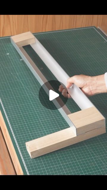 Wood Leveling Jig, How To Make A Jig, Router Art Ideas, Router Guide Jig, Diy Wood Working Jigs, Router Sled Plans, Router Templates Patterns, Diy Woodworking Tools, Router Jigs Woodworking