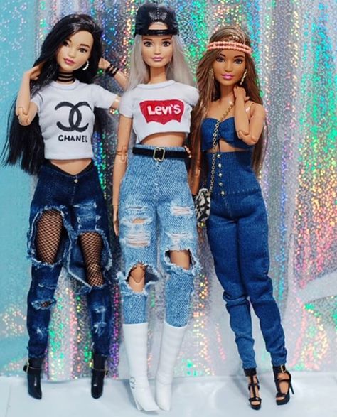 37/by barbie best friends Barbie Best Friends, Barbie Tumblr, Barbie Fairytopia, Queen E, Diy Barbie Clothes, Barbie Fashionista Dolls, Barbie Model, Doll Clothes Barbie, Barbie Style