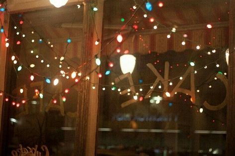 Fat Rat, Joyce Byers, A Night At The Opera, Stranger Things Aesthetic, Being A Mom, Personal Blog, Aesthetic Photo, Staging, Pretty Pictures