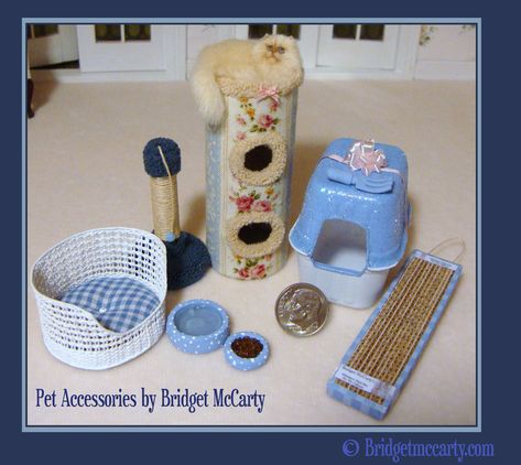 Doll House Pets, Miniature Cat, House Pets, Dollhouse Tutorials, Mini Cat, Dollhouse Miniature Tutorials, Dollhouse Projects, Dollhouse Miniatures Diy, Miniature Dogs