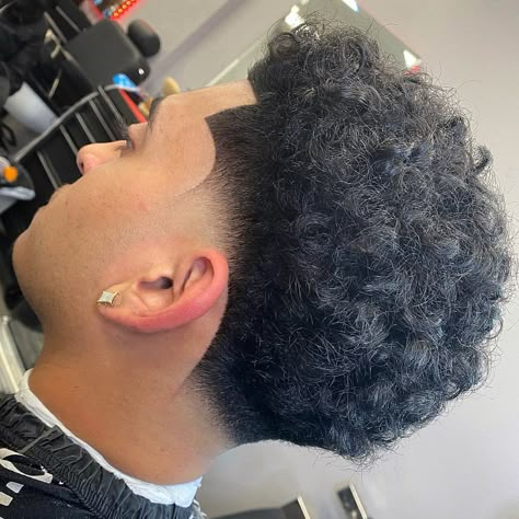 Haircut For Men Curly Hair Long, Tape Up Haircut Men, Faded Haircut For Men Medium Long, Short Curly Hair Men Black Curls, High Taper Fade Curly Hair, Low Fade Haircut Mens Black, Mid Taper Curly Hair, Taper Fade Curly Hair Black Men, Mid Taper Fade Haircut Curly