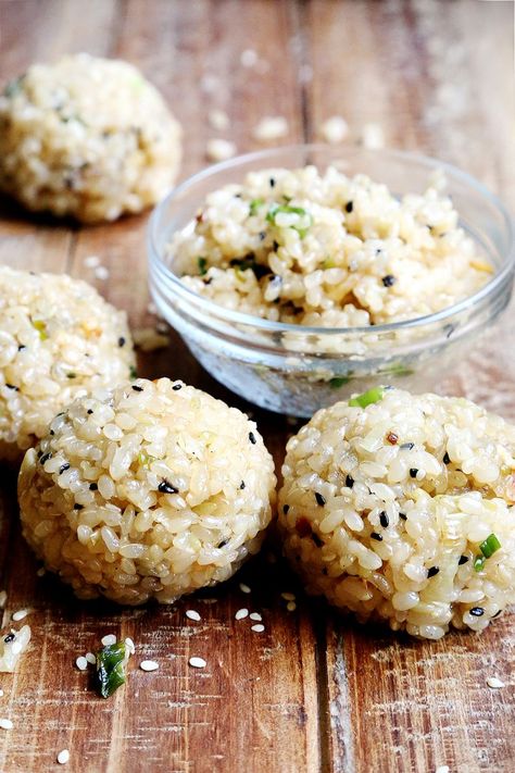 hello, Wonderful - 12 QUICK AND HEARTY SCHOOL LUNCH IDEAS Sticky Rice Balls, Rice Balls, Sticky Rice, Balls Recipe, Asian Dishes, Rice Dishes, School Lunch, Fried Rice, Kids Meals