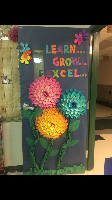 Garden Theme School Decorations, Growth Mindset Door Decorations, Classroom Spring Decorations, Spring Decor Kindergarten Classroom, Grow Classroom Door, Flowers Classroom Decorations, Garden School Theme, Growing Greatness Bulletin Board, Growing Greatness School Theme