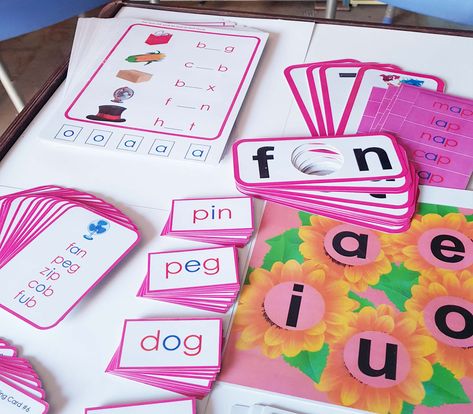 Montessori Language, download FREE Pink Reading Scheme Printable Pink Series Montessori Printables Free, Phonics Montessori, Montessori Printables Free, Montessori Reading, Montessori Resources, Montessori Activities Preschool, Montessori Teaching, Montessori Language, Vowel Activities