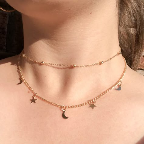 Simplistic Jewelry, Moon Choker Necklace, قلادات متدلية, Moon Choker, Stars And Moons, Pretty Jewelry Necklaces, Present Christmas, Jewelry Accessories Ideas, Jewelry Fashion Trends