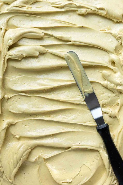 Pistachio Frosting Recipe, Pistachio Cake Filling, Pistachio Buttercream, Buttermilk Frosting, French Buttercream, Pastries Recipes Dessert, Brown Butter Frosting, Pistachio Butter, Ganache Frosting