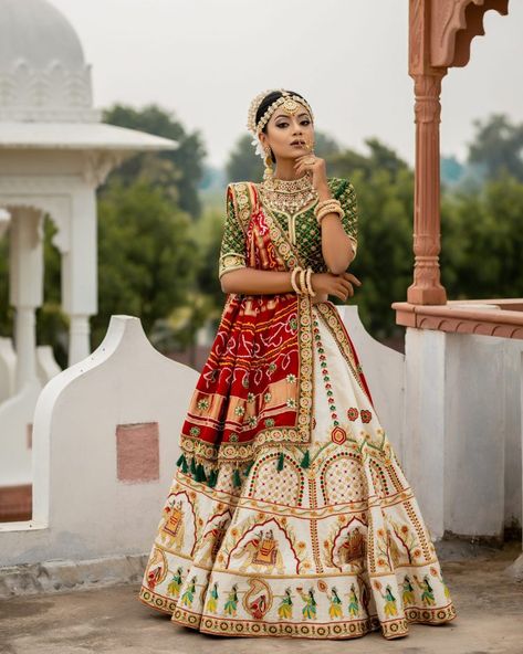 Bridal Lehenga Colour, Lehenga Color Combinations, Wedding Matching Outfits, Best Indian Wedding Dresses, Latest Bridal Lehenga, Indian Outfits Lehenga, Wedding Lehenga Designs, Lehenga Designs Simple, Indian Bride Outfits