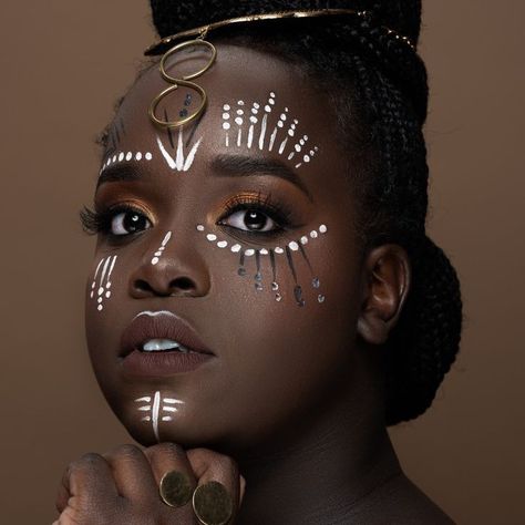 African Inspired Makeup Looks, African Queen Makeup, African Dots Makeup, South African Face Paint, African Face Paint Goddesses, African Warrior Makeup, African Tribe Makeup, Africa Face Paint, African Face Paint Dots