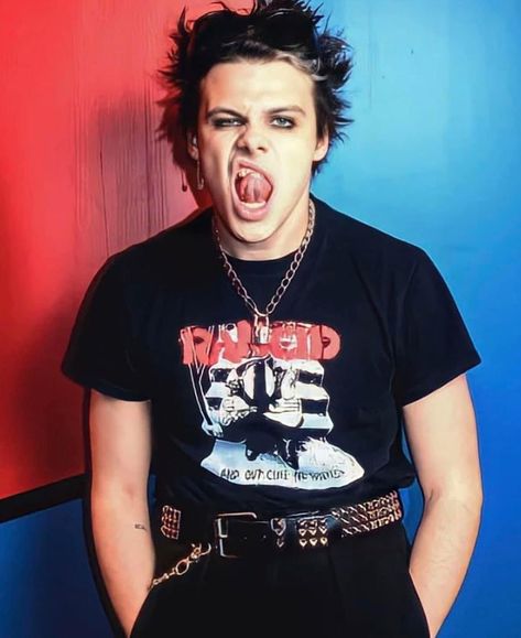 Yungblud Aesthetic, Dominic Harrison, Young Blood, Celeb Crushes, Picture Collection, Cute Everyday Outfits, Hot Sauce, Everyday Outfits, Music Artists