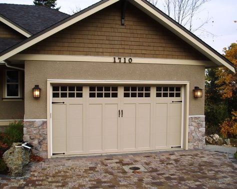 Like this color for garage door, but Haas doesn't have to match window band board and accents. Get in sandstone! Cottage white accents. Craftsman Style Garage Doors, Garage Door Colors, Garage Door House, Carriage House Doors, Carriage Garage Doors, Craftsman Garage, Modern Garage Doors, Garage Door Makeover, Window Trim Exterior