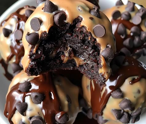 Chocolate Chip Cookie Dough Brownie Bombs Nestle Cookie Dough Ideas, What To Make With Chocolate Chips, Thick Chocolate Chip Cookie Recipe, Brownie Bomb, Cookie Dough Cake Pops, Chocolate Chip Cookie Dough Brownies, Chocolate Chip Cookie Dough Truffles, Cookie Dough Desserts, Brownie Balls