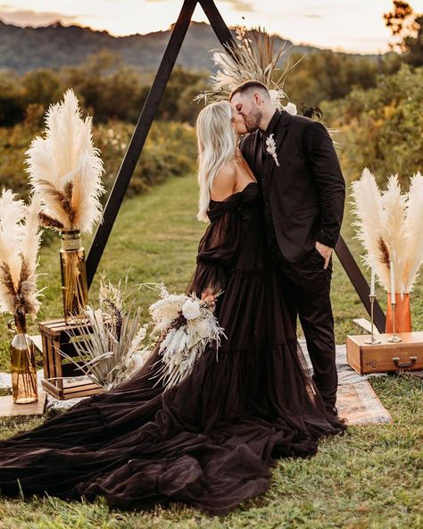 Black Fall Wedding Dress, Moody Fall Wedding Dress, Dark Fall Wedding Dress, Black Wedding Dress Wedding Ideas, Moody Wedding Dresses, Black Themed Wedding Dresses, Black A Line Wedding Dress, Black Wedding Dress Ideas, White With Black Wedding Dress