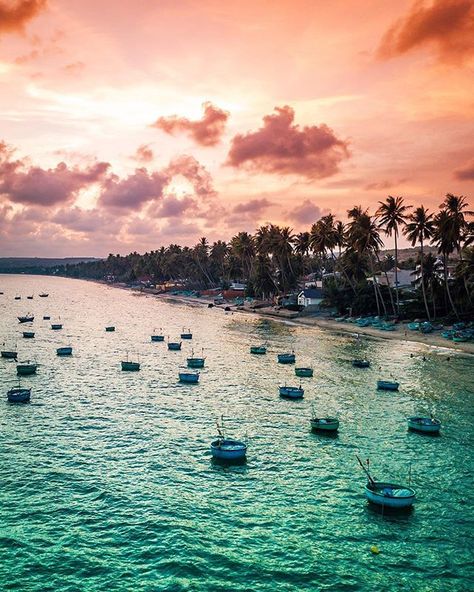 Can this get ever boring?  #Vietnam #travel #muine #phantiet #muinebeach #fromwhereidrone #southeastasia #sunset #southchinasea Vietnam Beaches, South China Sea, Aesthetic Picture, On The Road Again, Vietnam Travel, Beach Photography, Instagram Pictures, Southeast Asia, On The Road